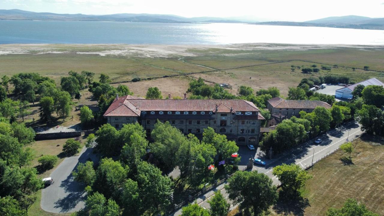 Balneario De Corconte Hotell Cabanas de Virtus Exteriör bild